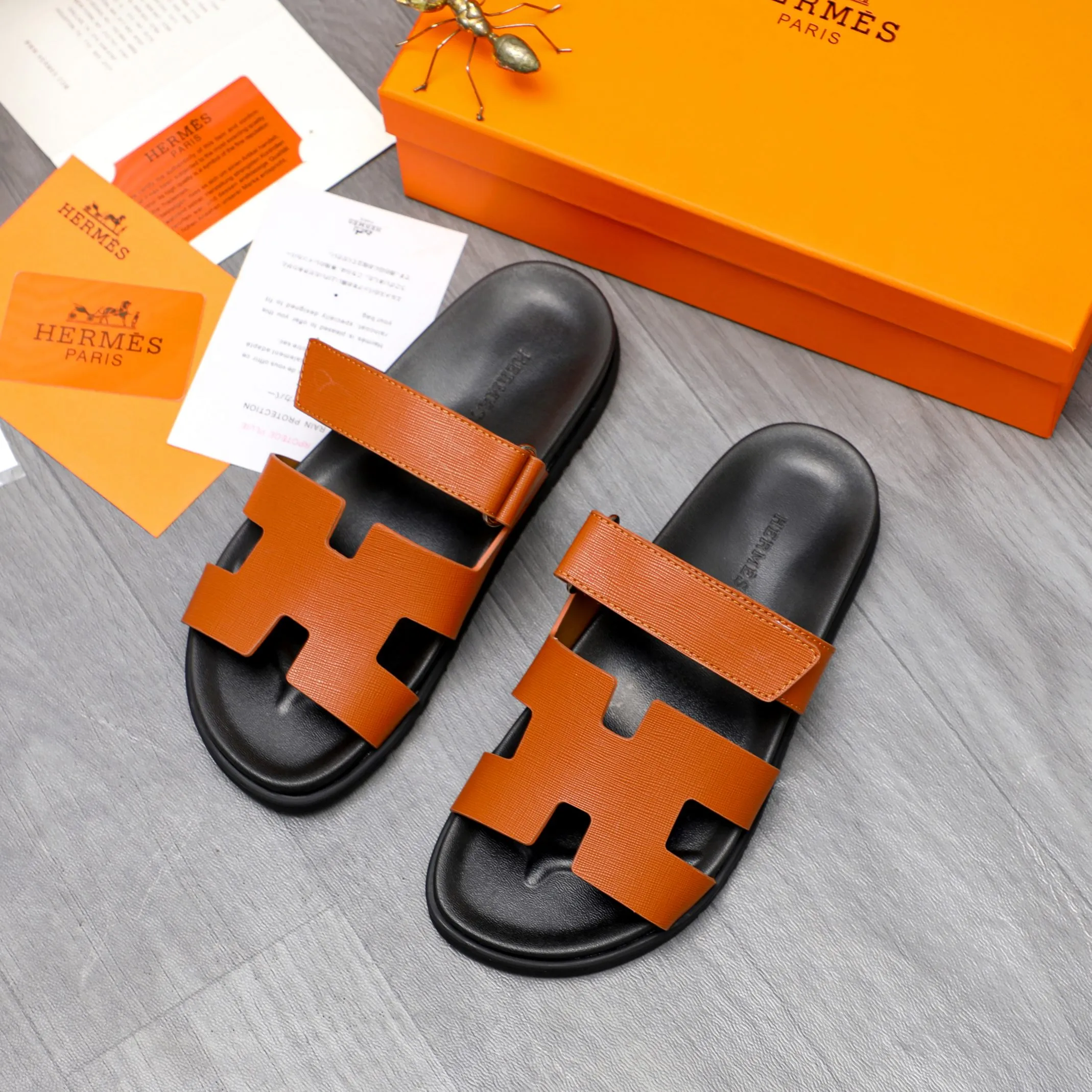 Men's shoes 💰340 Product trademark: Hermes "Hermes" Couple's slippers Regular size: 36-46 Product material: Selected vertical grain cowhide upper, microfiber lining, original outsole